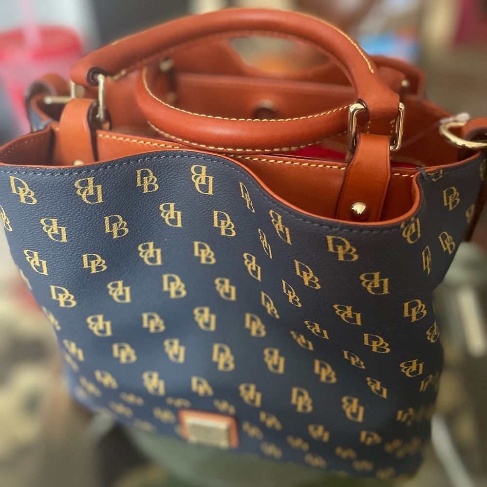 Dooney & Bourke purse